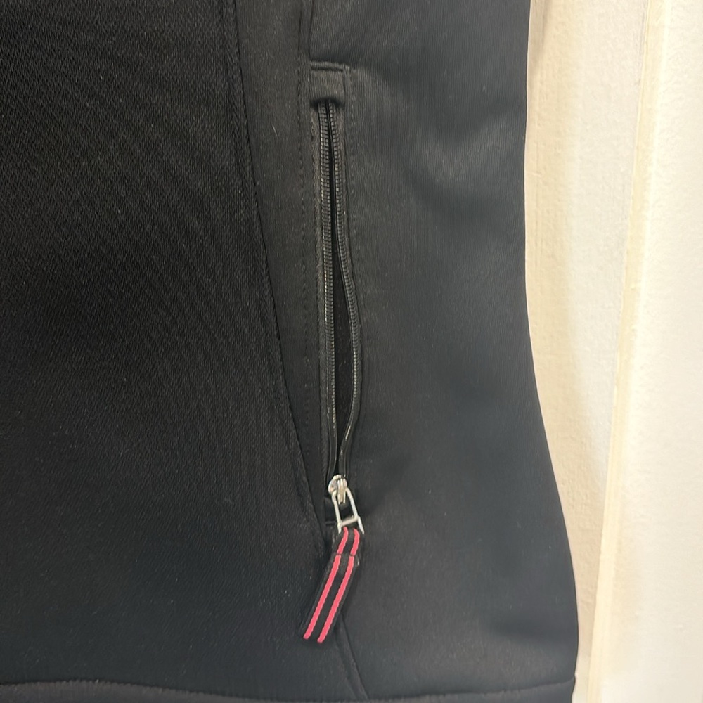 IZOD Shell Vest - Picture 3 of 5